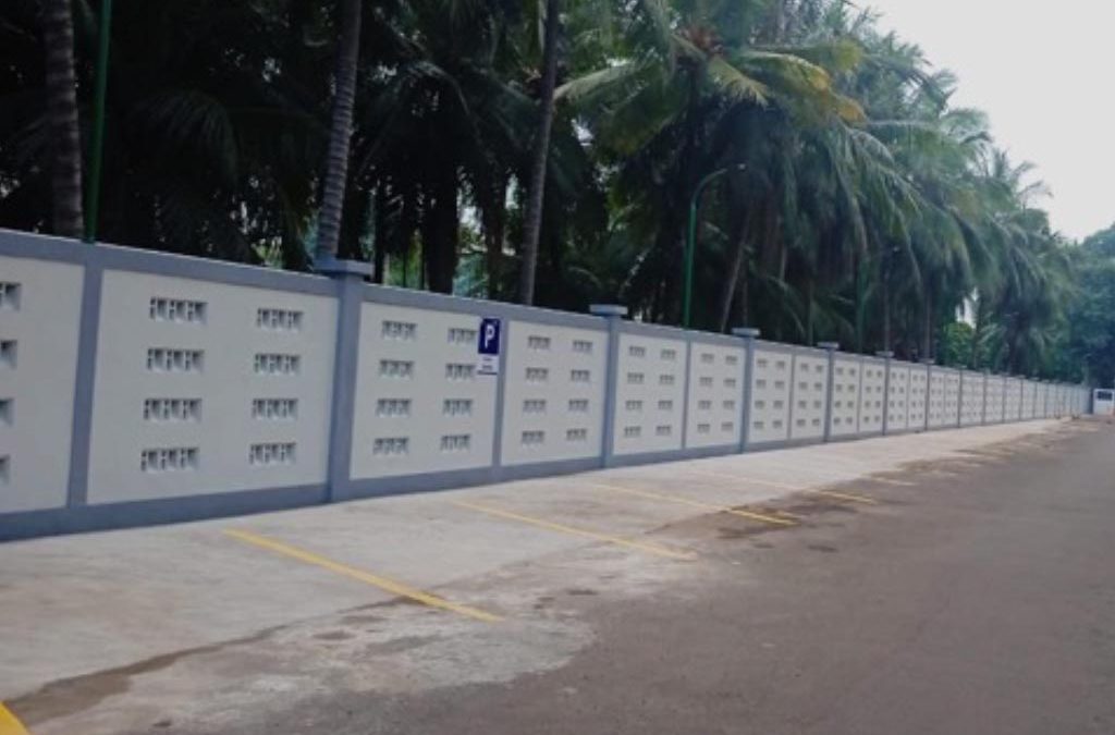 Perbaikan Dinding Pagar Pembatas Luar